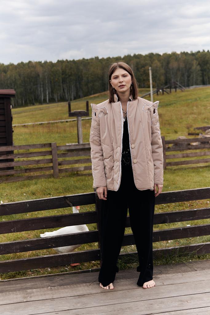 Жакет с резными рукавами утепленный