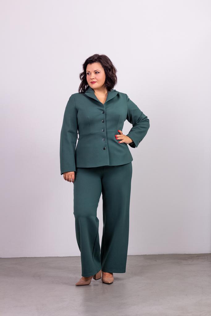 Костюм приталенного кроя (под заказ), в наличии 4 шт