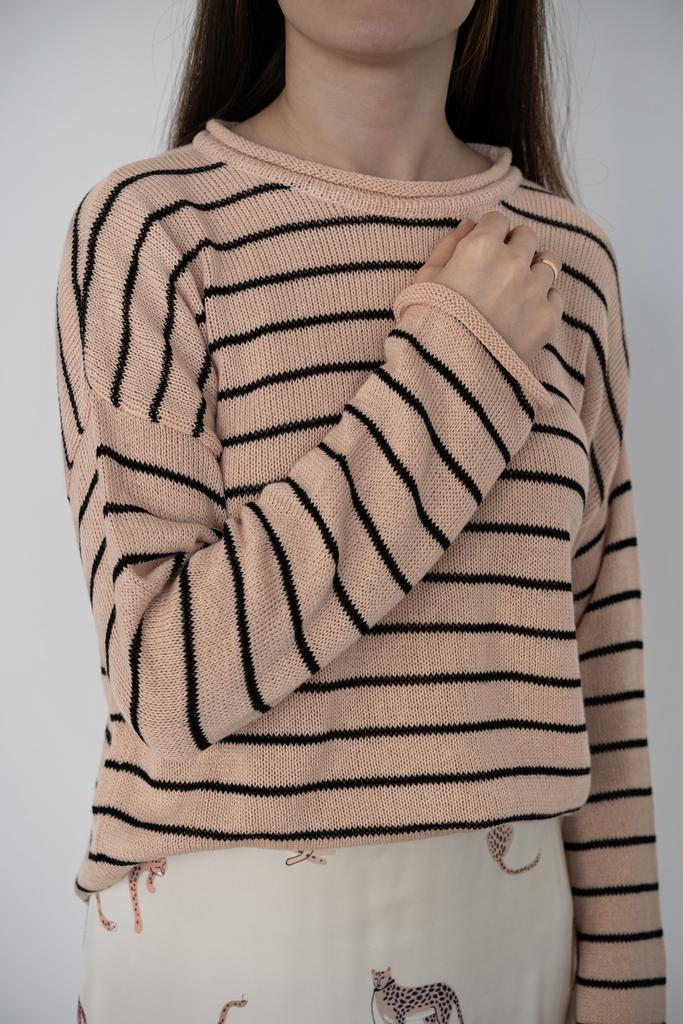 Лонгслив в полоску бежево-черный