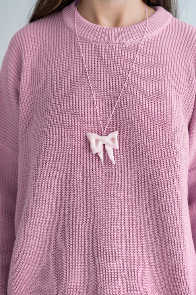 Подвеска бантик нежно-розовый из фарфора