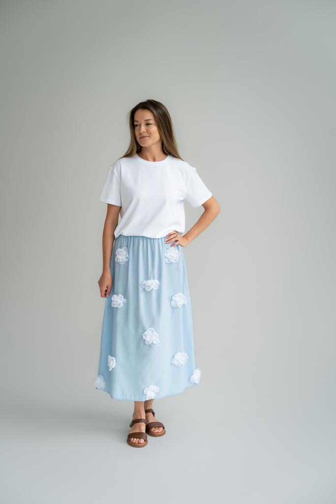 Юбка с цветами голубая