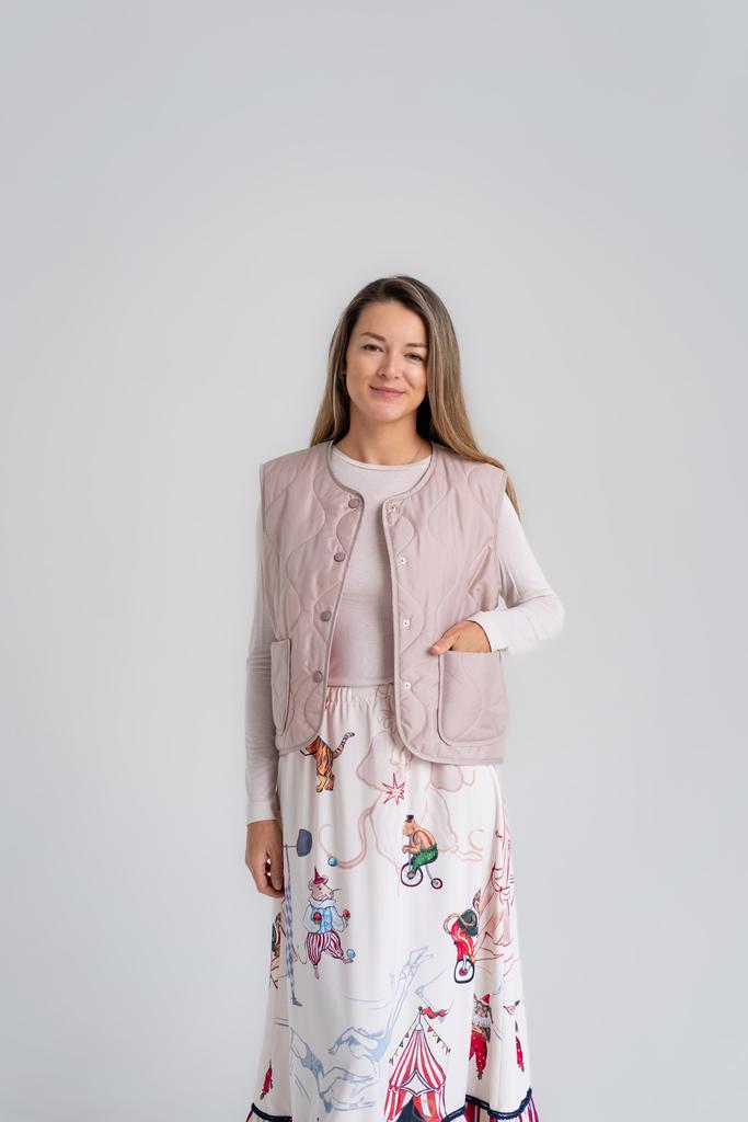 Жилетка стеганая бежевая