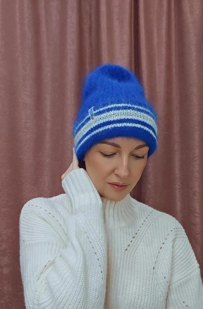 Шапочка из ангоры в наличии