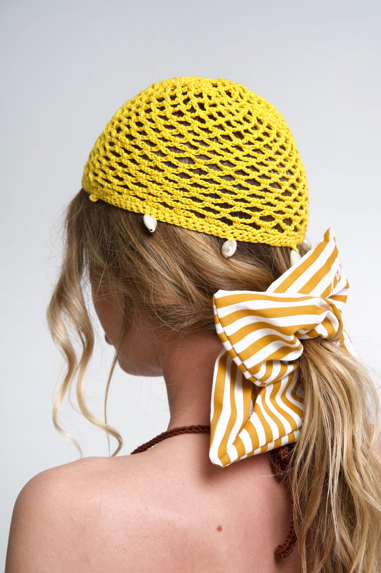 Шапочка с ракушками