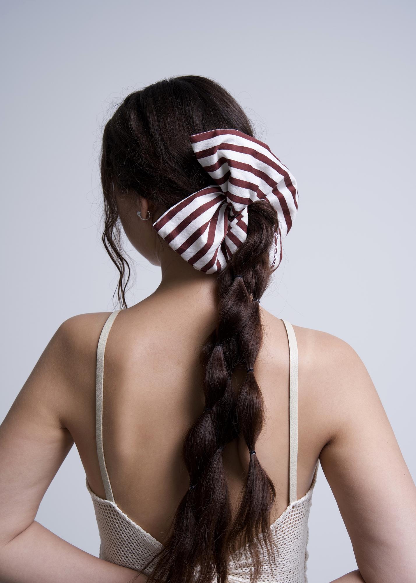 Резинка для волос в полоску ★