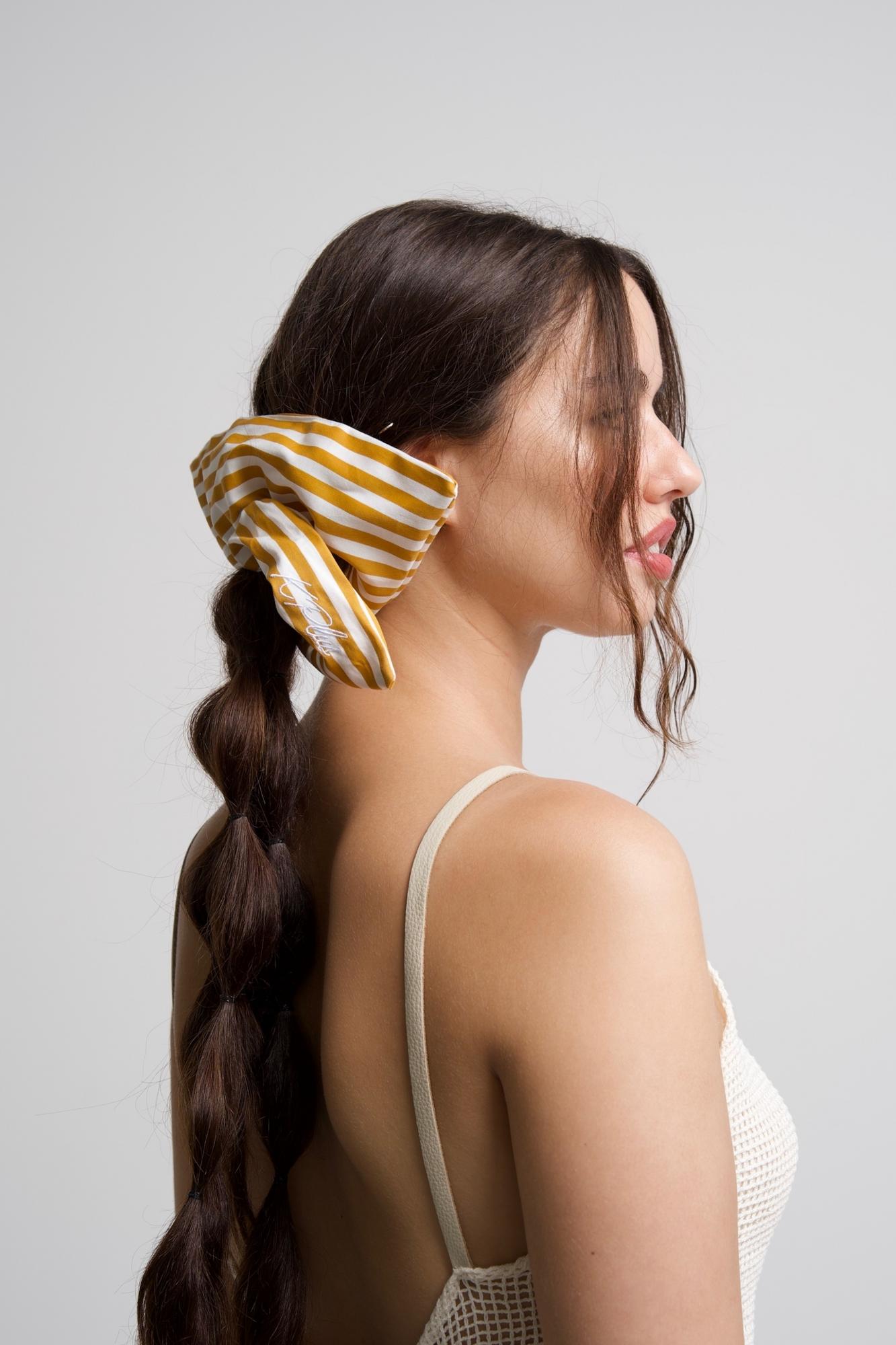 Резинка для волос в полоску