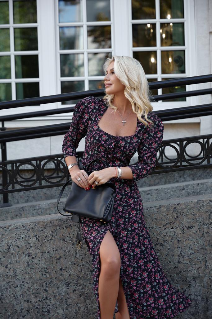 Платье миди черное цветочный принт