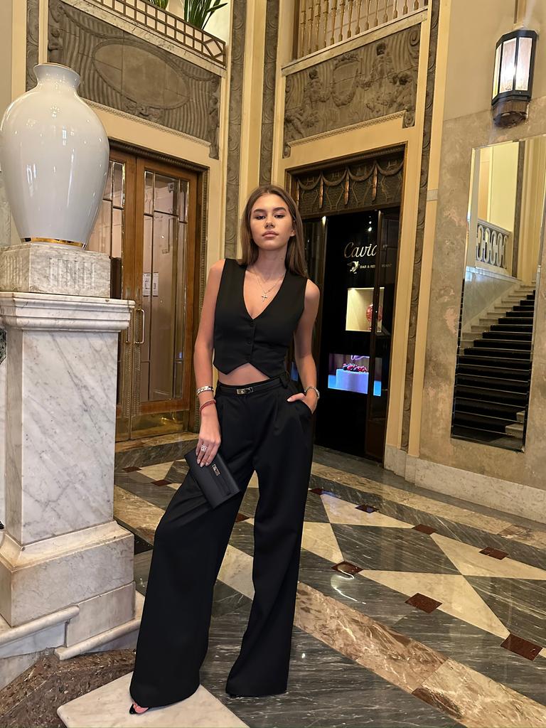 Костюм с жилетом черный