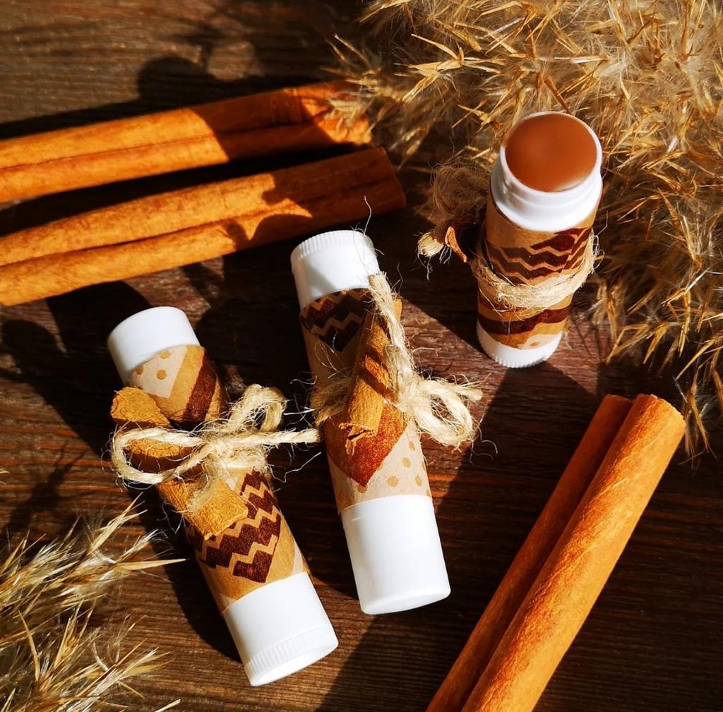 Натуральный бальзам для губ "Шоколадный с корицей"