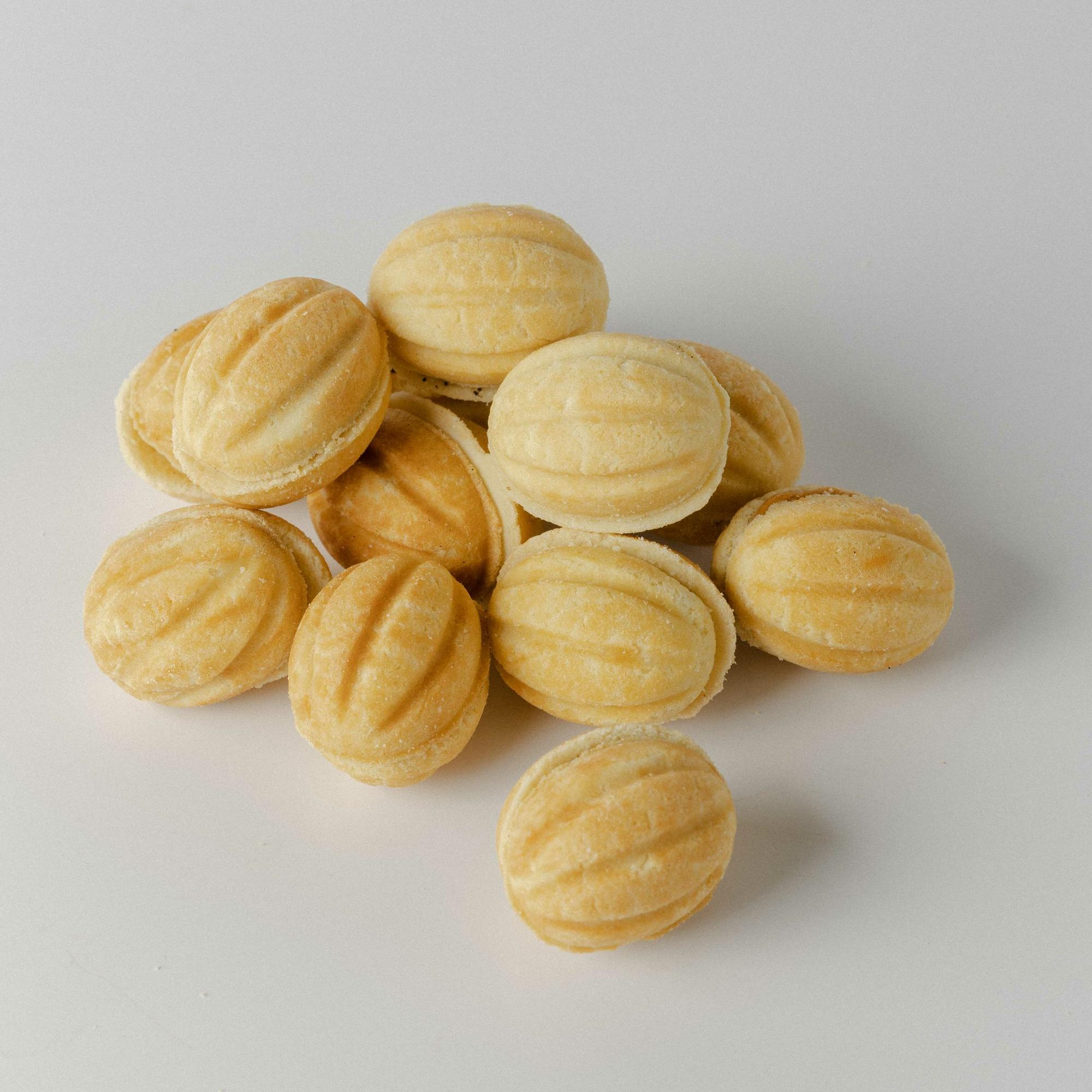 Орешки с вареной сгущенкой, 8 шт / 144 гр