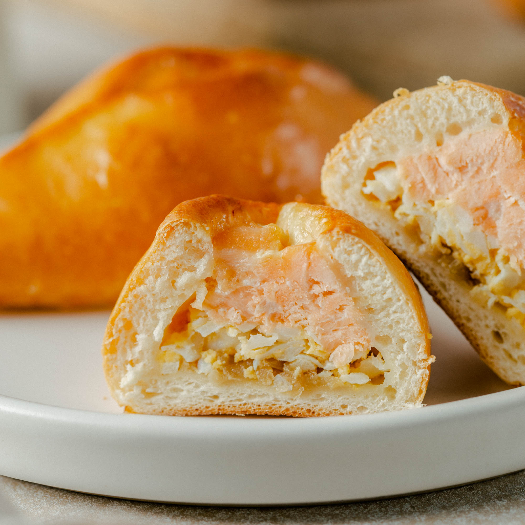 Пирожки с лососем и яйцом, 30 шт / 1800 гр