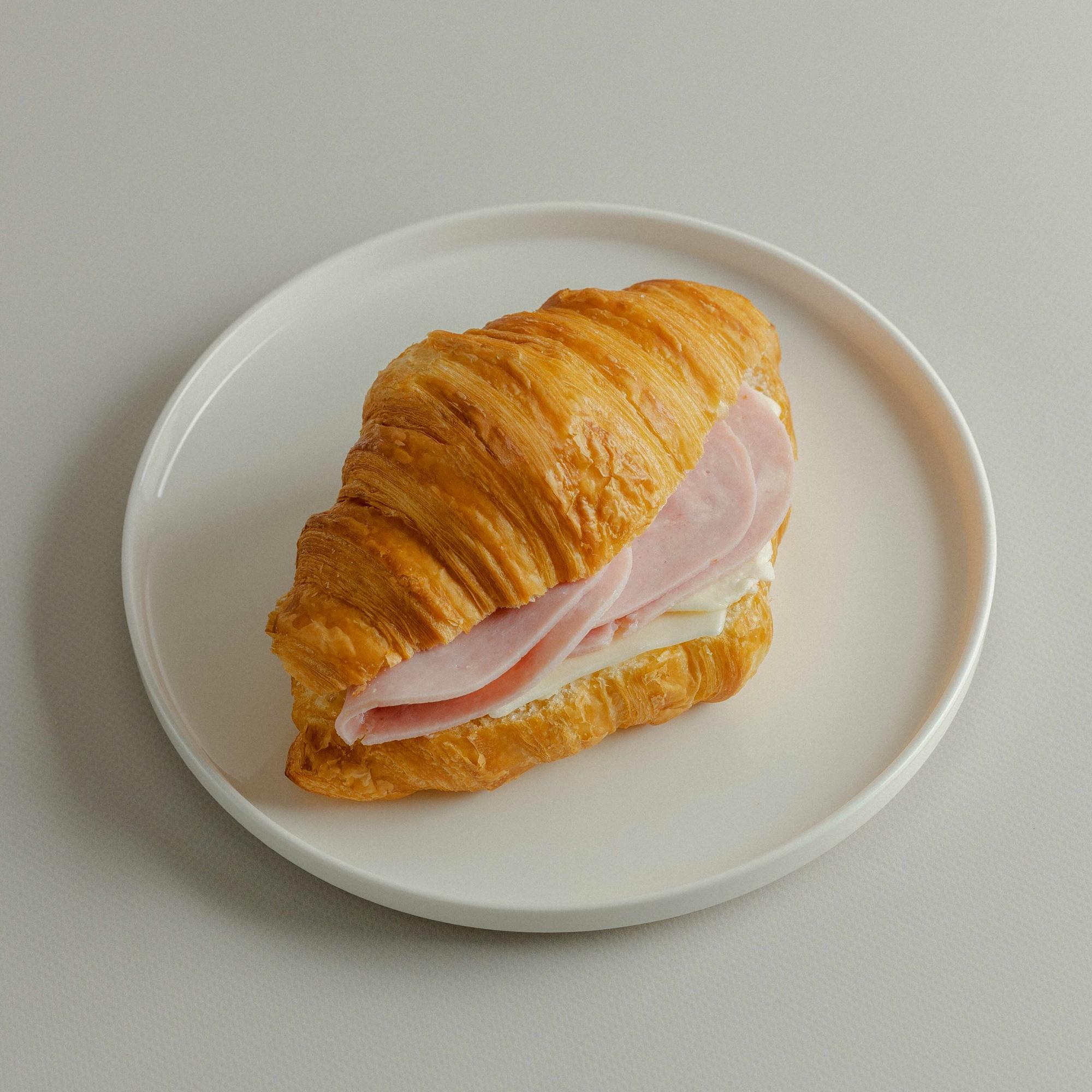 Круассан с ветчиной и сыром, 125 гр