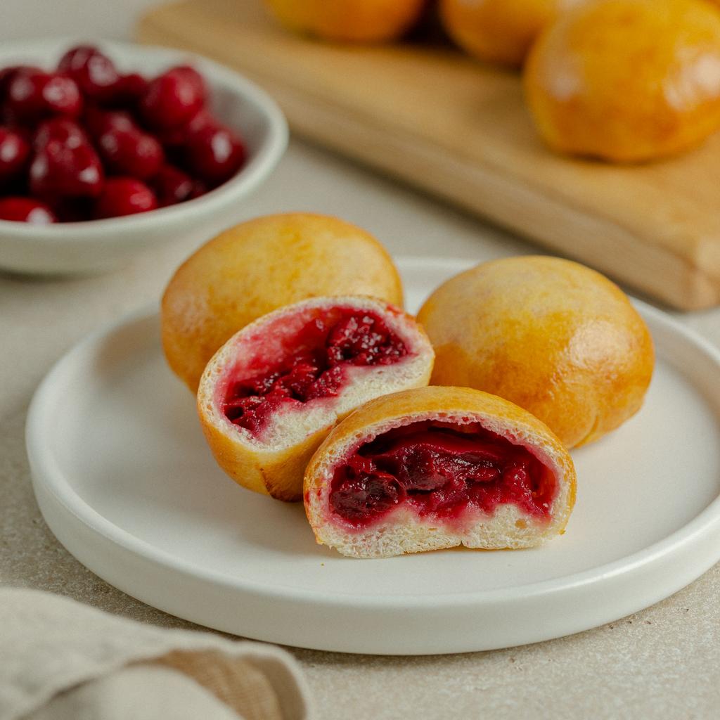 Пирожки с вишней, 30 шт / 1800 гр