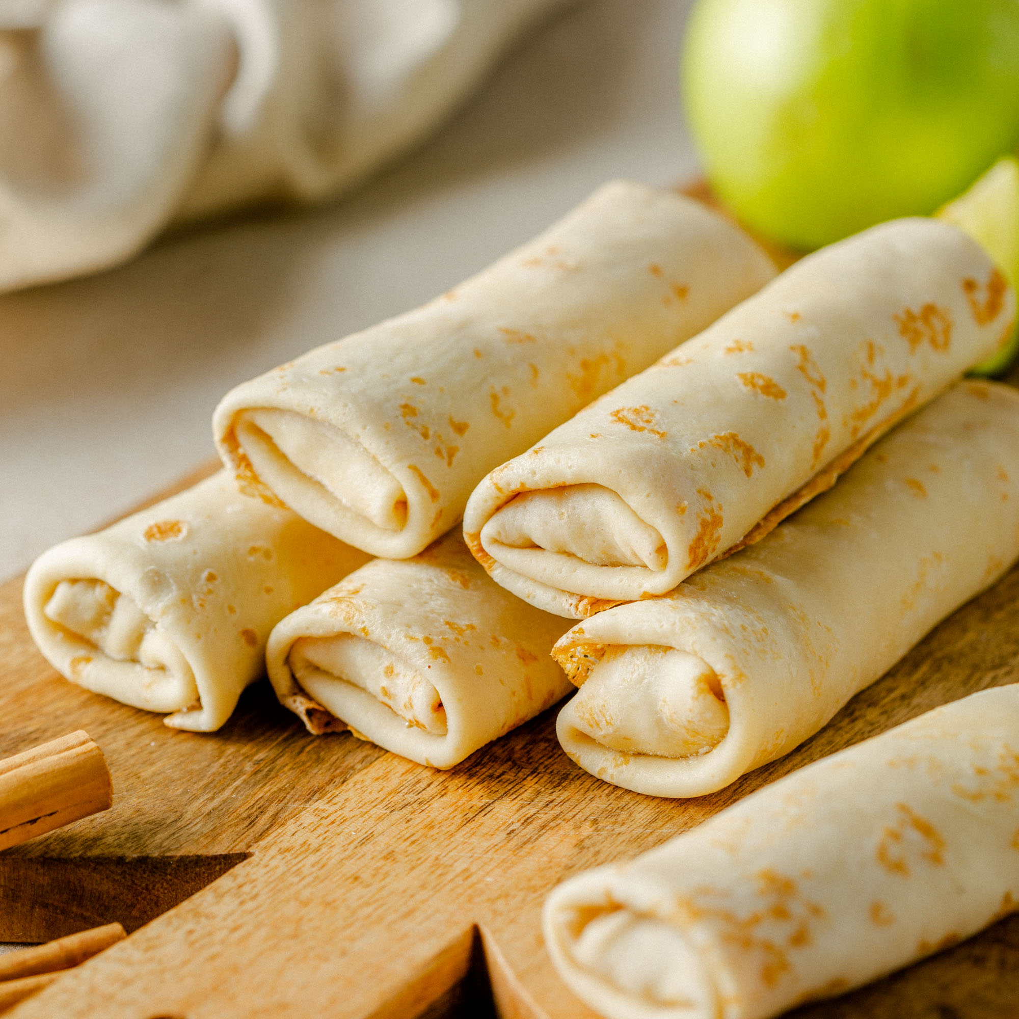 Блинчики с яблоком и корицей, 60 шт