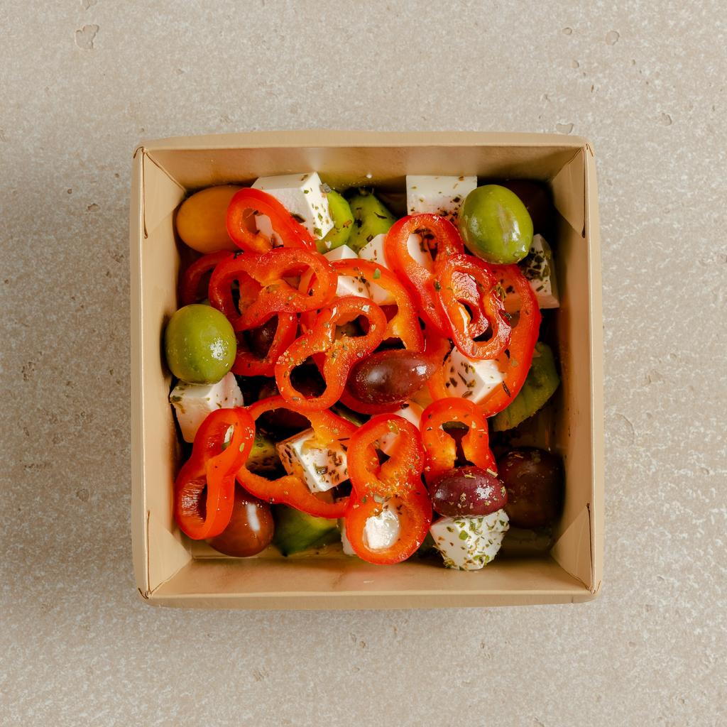 Греческий салат, 220 гр (2 порции)