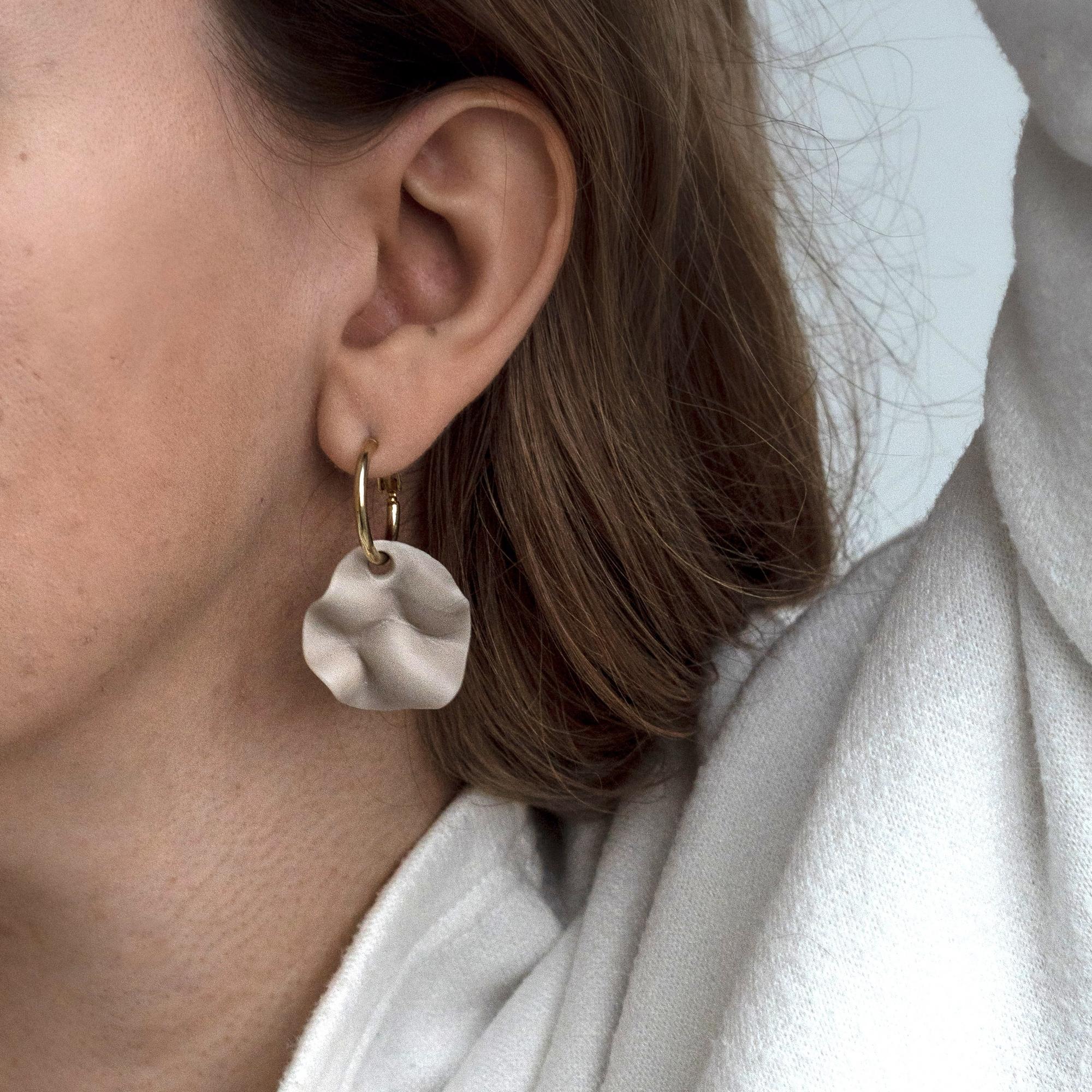 Серьги "Баланс" латте