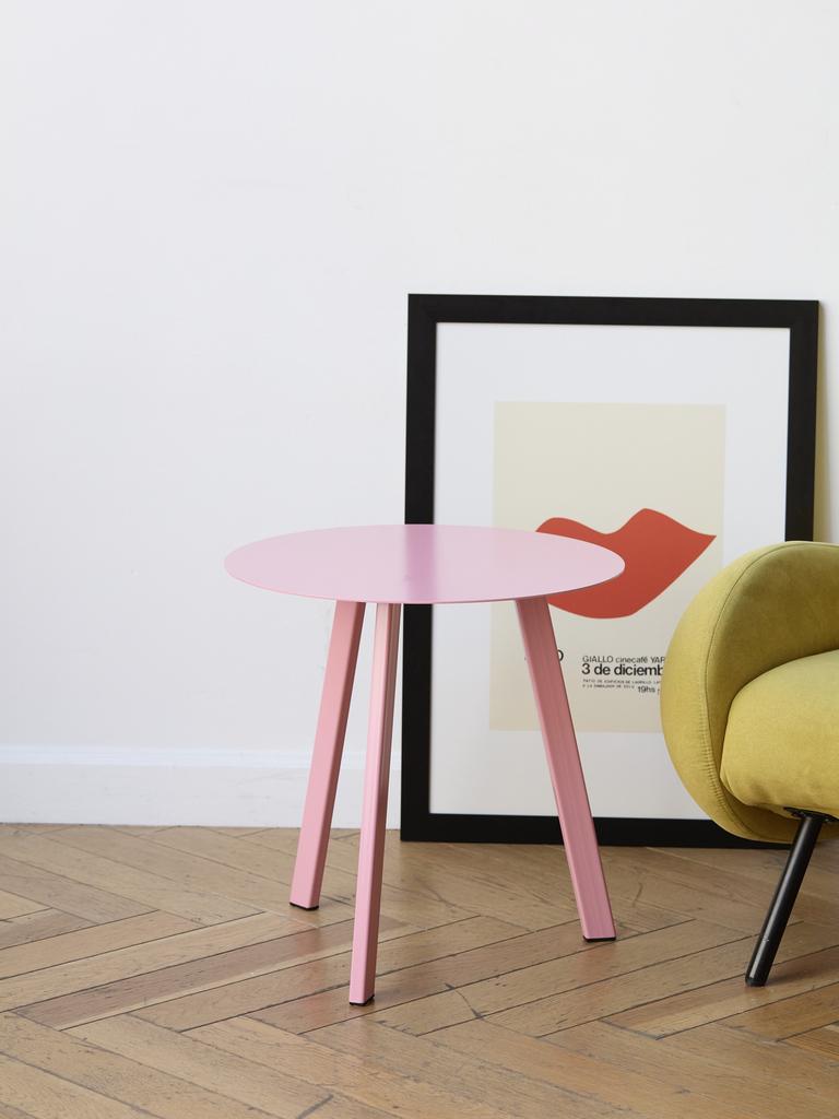 Журнальный столик светло-розовый