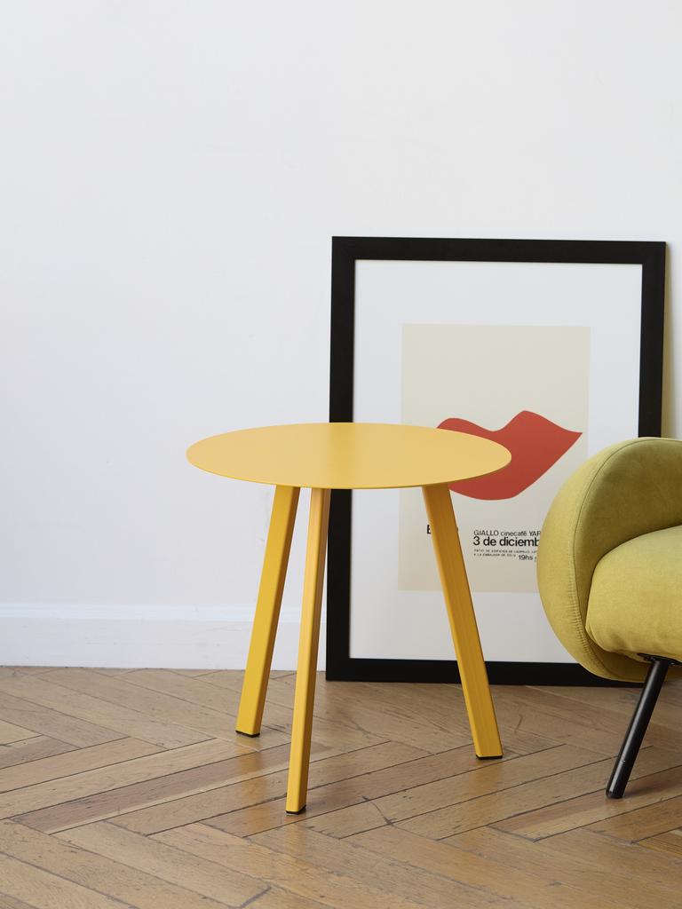 Журнальный столик желтый