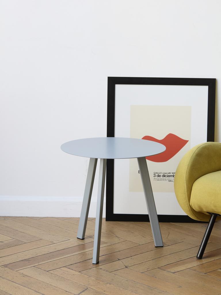 Журнальный столик серый