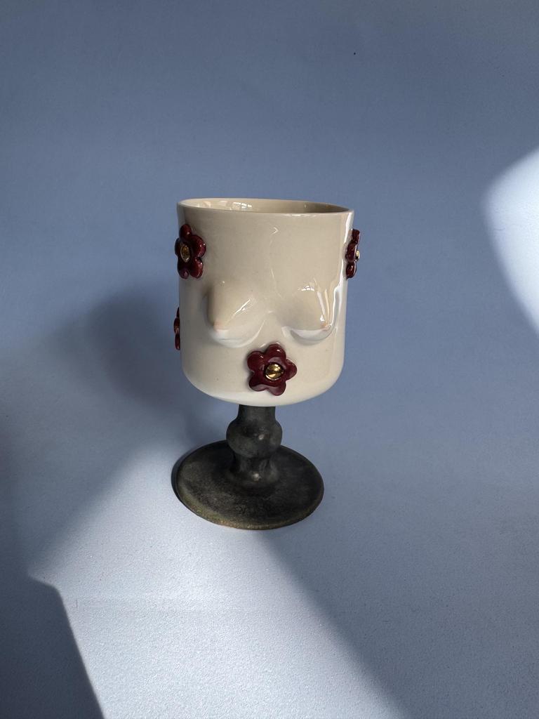 Бокал  c женскими формами (есть нюанс)