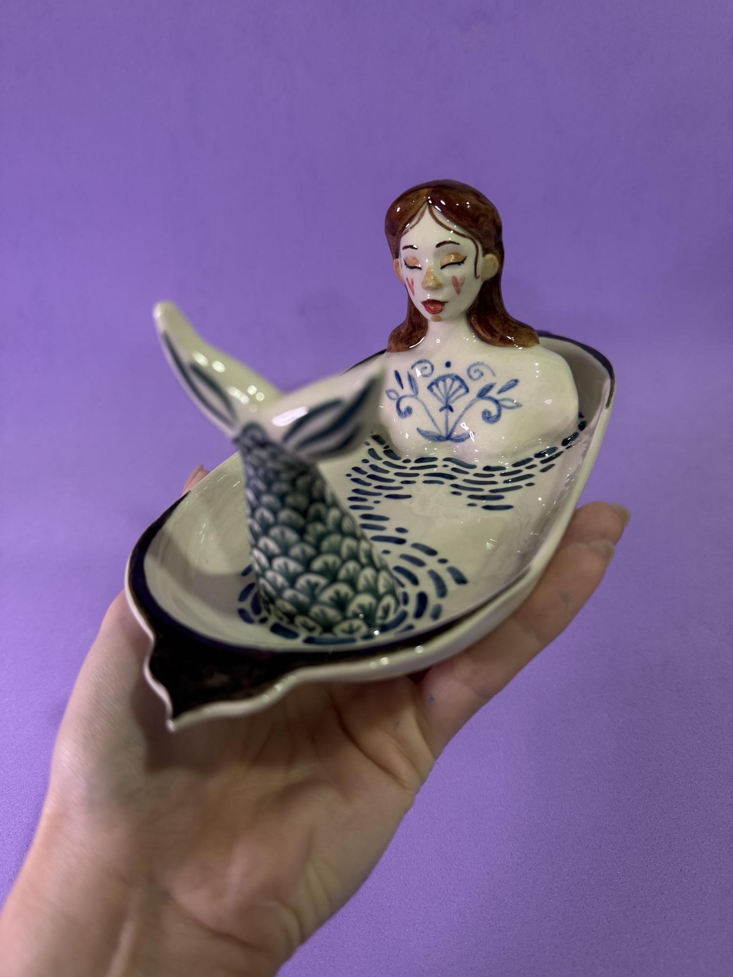 Подставка для благовоний и украшений с нюансом