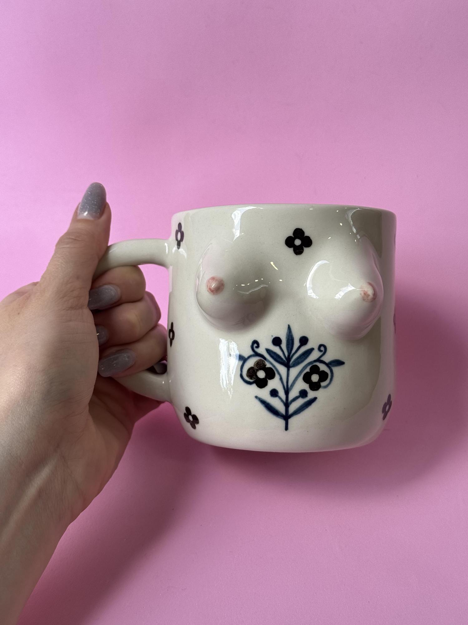 Кружка с татуировками «Цветочная»