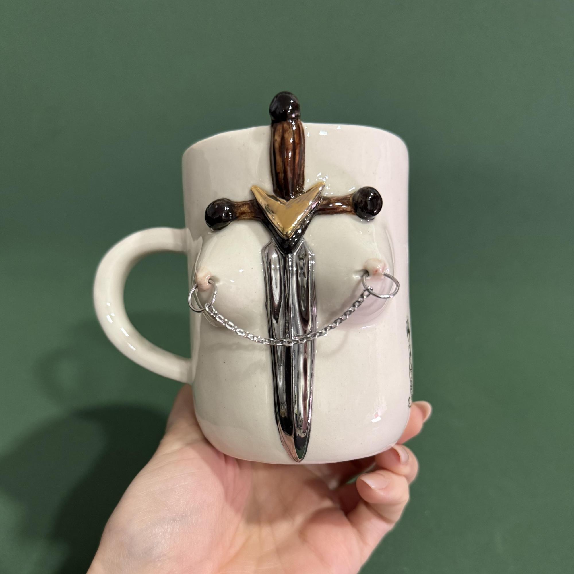 Кружка «кинжал и пирсинг»