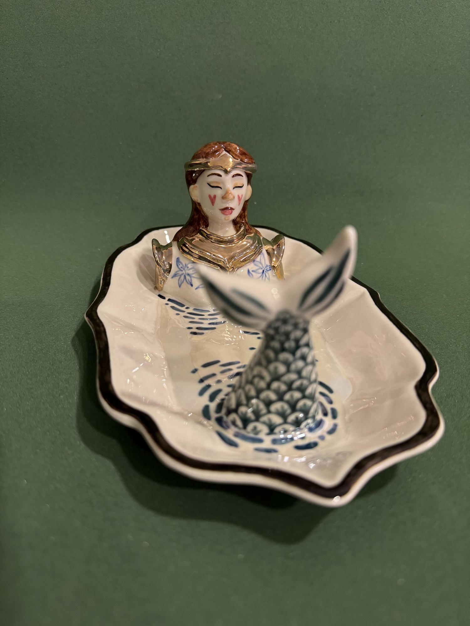 Подставка для благовоний и украшений с нюансом