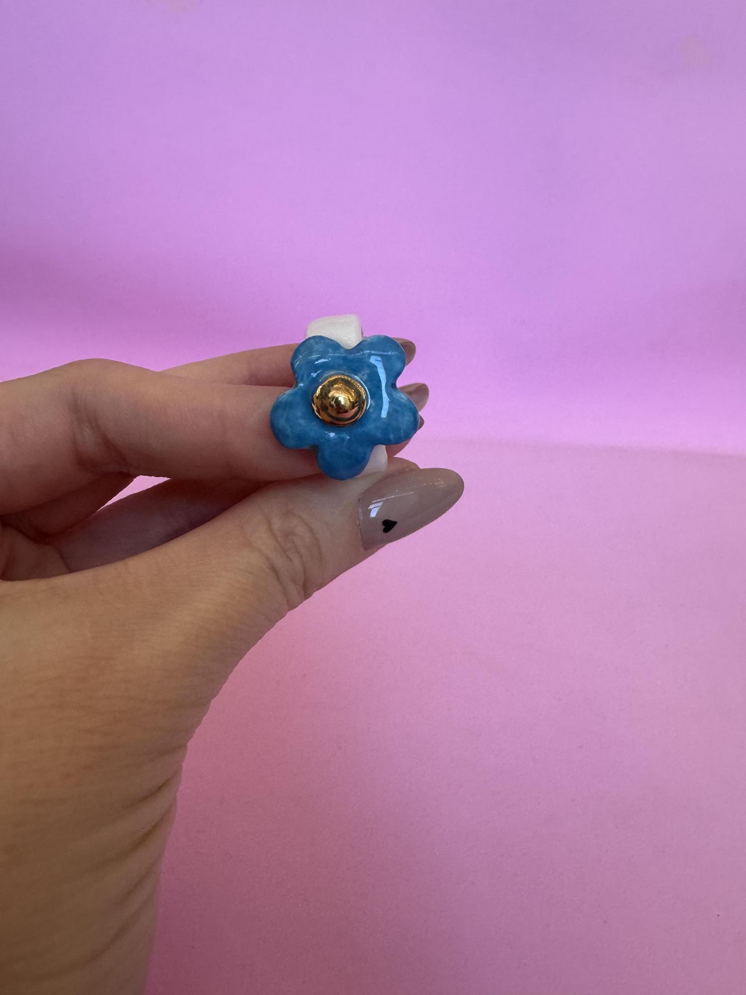 Кольцо керамическое с цветком