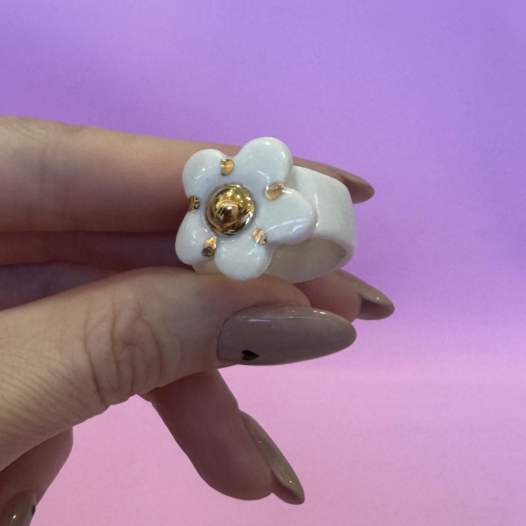 Кольцо керамическое с цветком