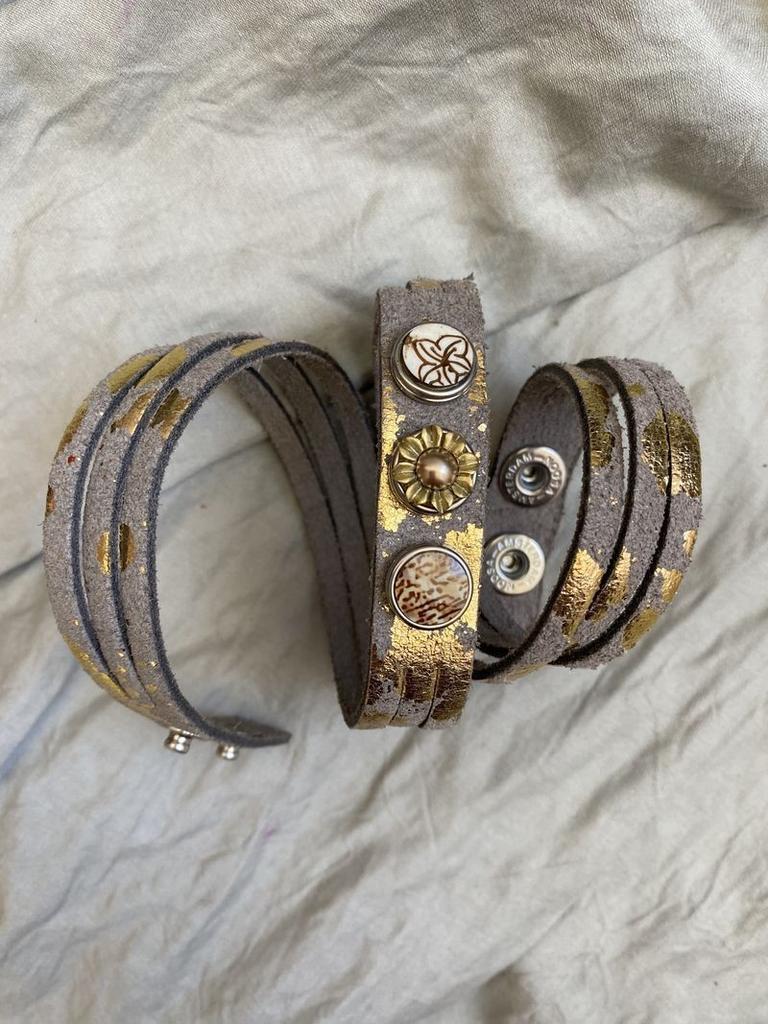 Petite Браслет тройной Золотые капли серый