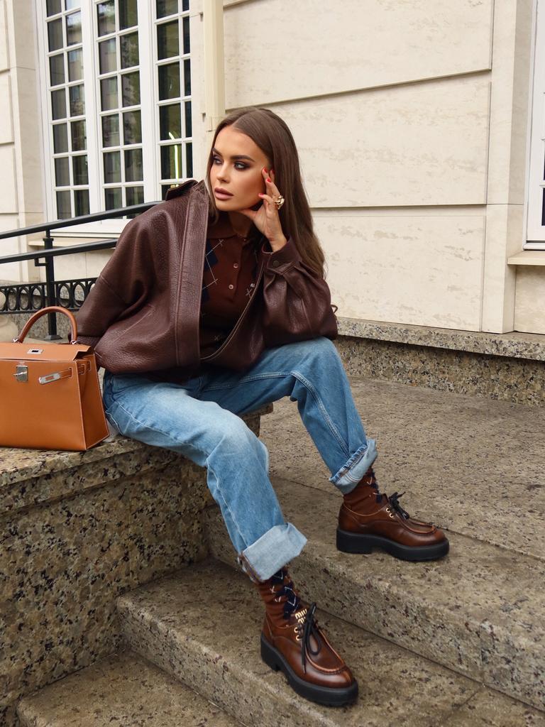 Кожаная куртка коричневая