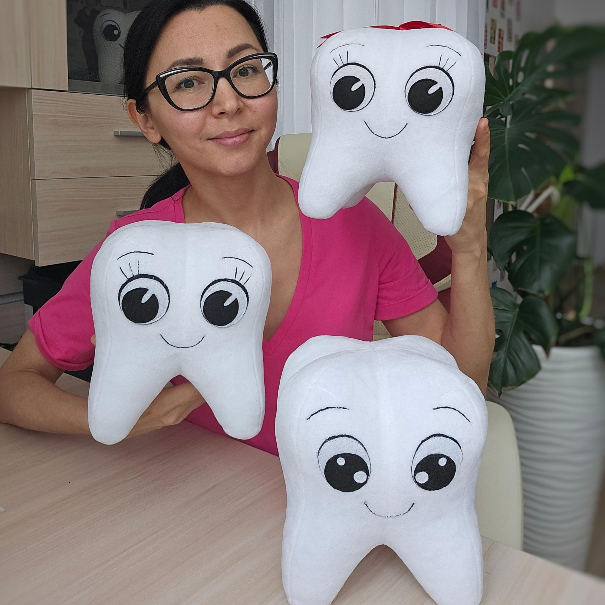 Выкройка игрушки "Плюшевый Зубик 19см"  + подробная видеоинструкция