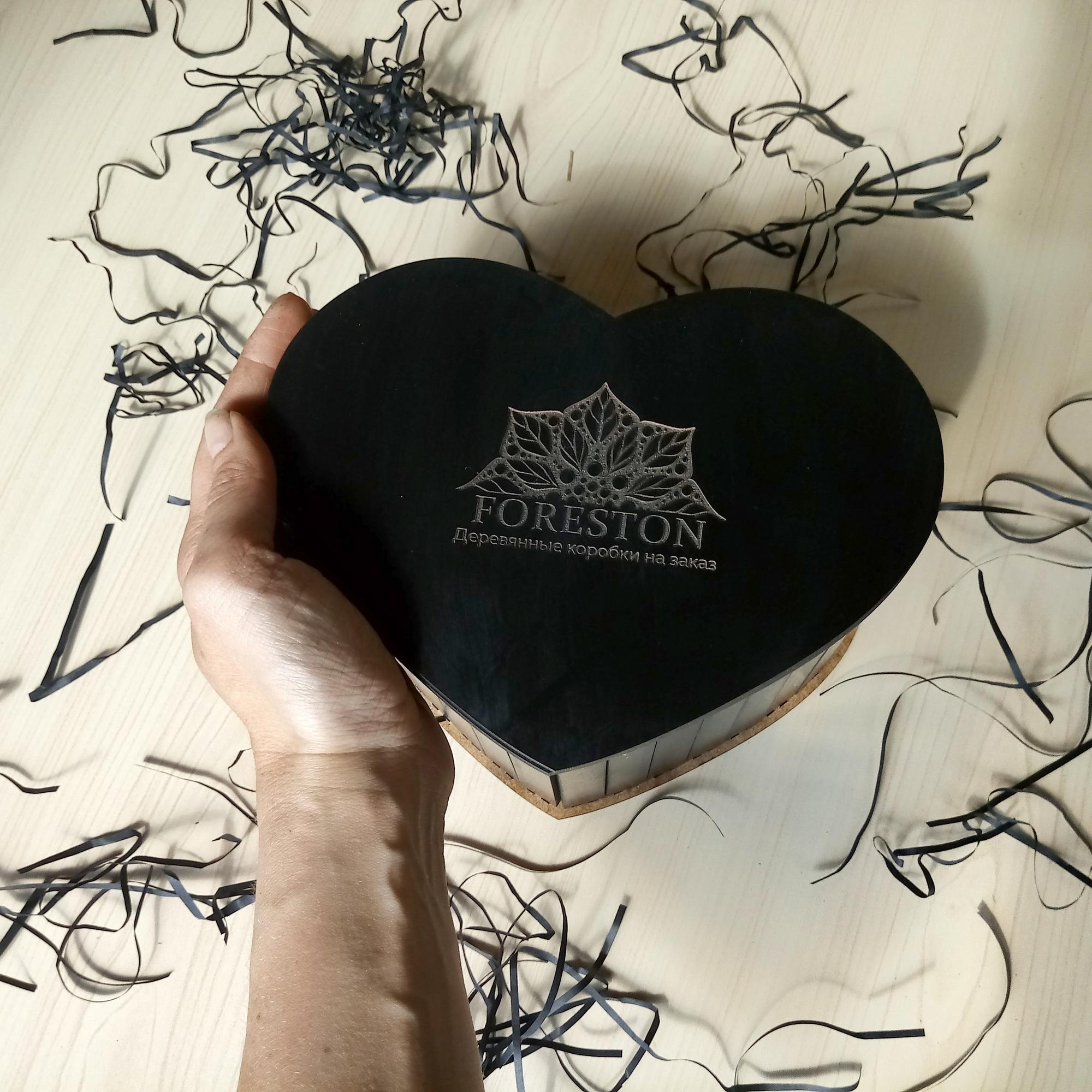 Деревянная коробка сердце