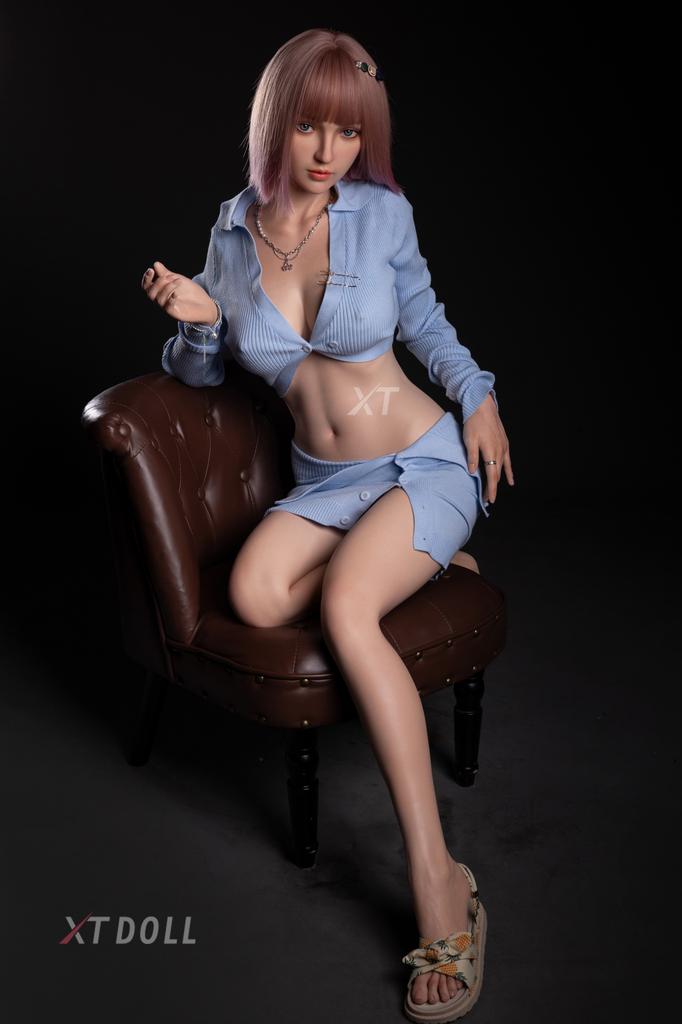 Realistic Silicone / TPE XT sex doll 163 cm - Lisa