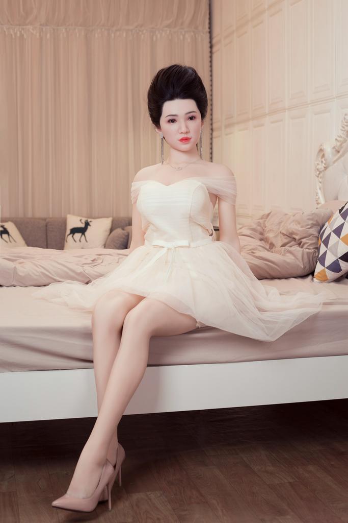 Реалистичная силиконовая / ТПЕ секс кукла  AF doll 160 см - aria