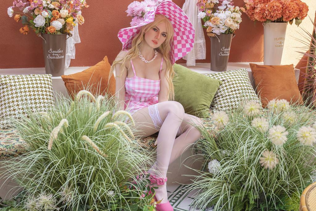 Realistic Silicone / TPE sex doll Starpery  172 cm -  Rozanne Barbie Doll
