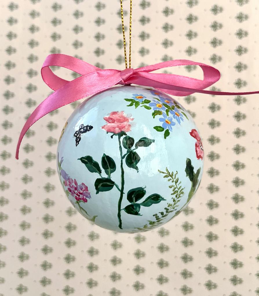 Ёлочный шар пастельно-голубой