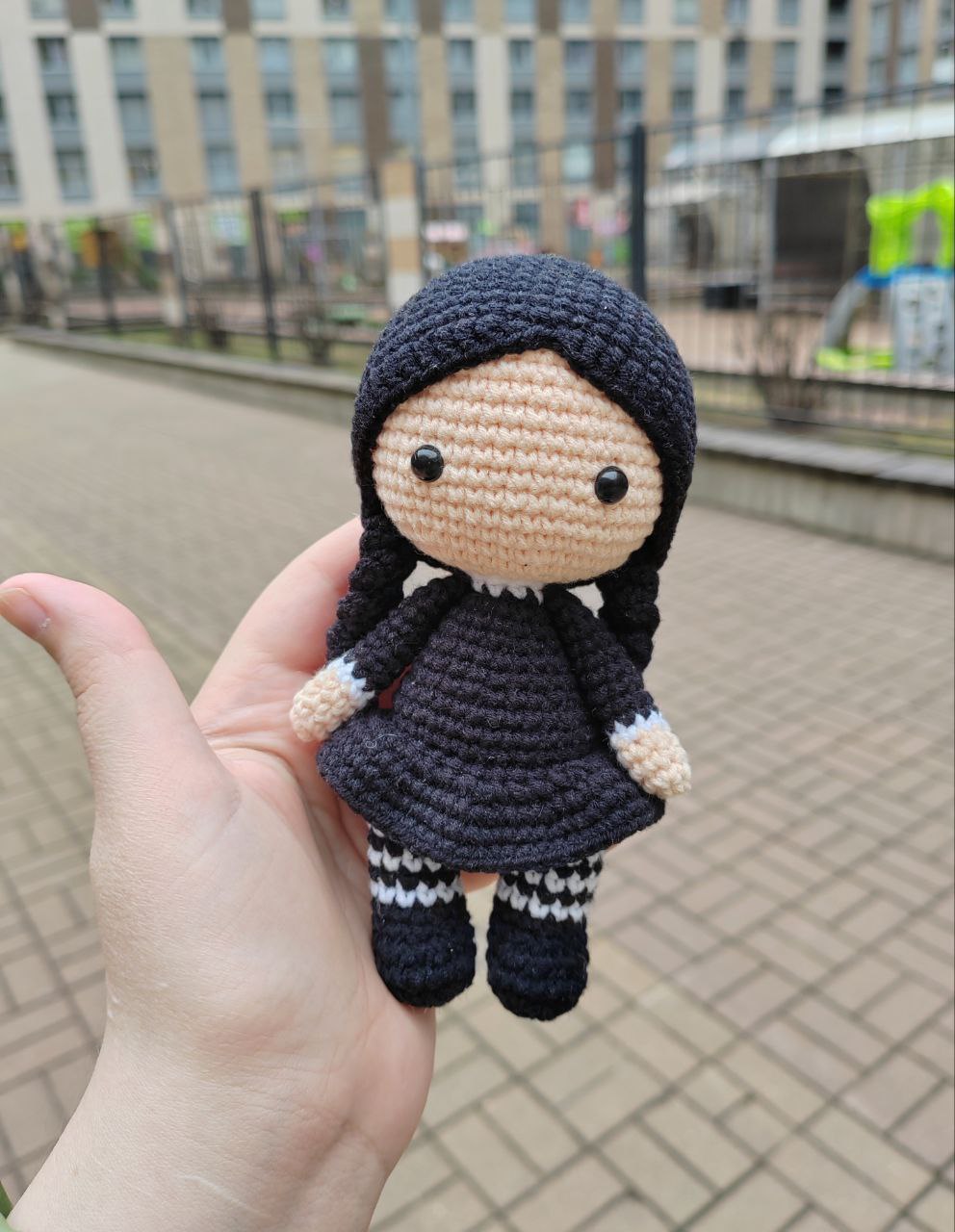 Мастер-класс по вязанию "Уэнсдей"