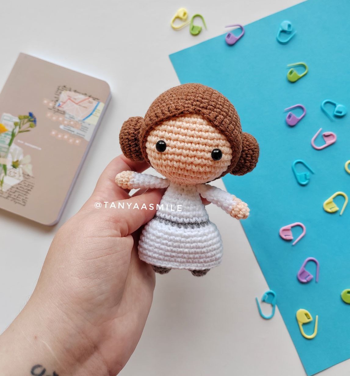 Мастер-класс по вязанию "Леечка"