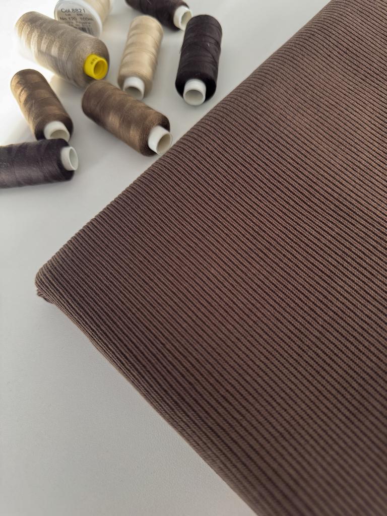 Вязаный трикотаж микрокосы «каштановые косы»