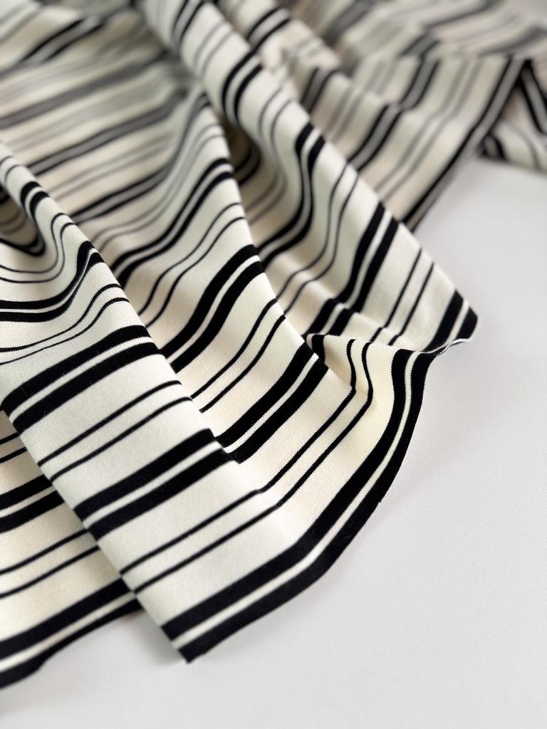 Трикотаж в полоску «Круиз»