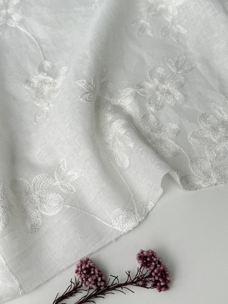 Лен с вышивкой "Цветы из Ривенделла"