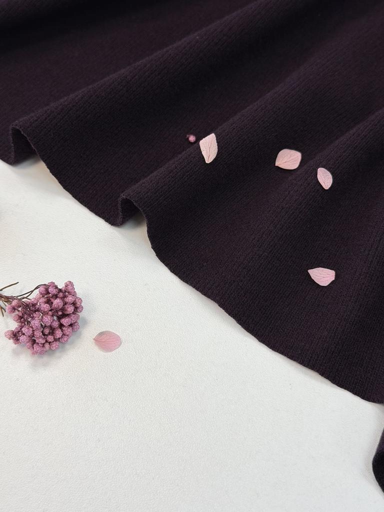 Трикотаж вязаный в рубчик с эффектом велюра и микроначесом «Чернослив»