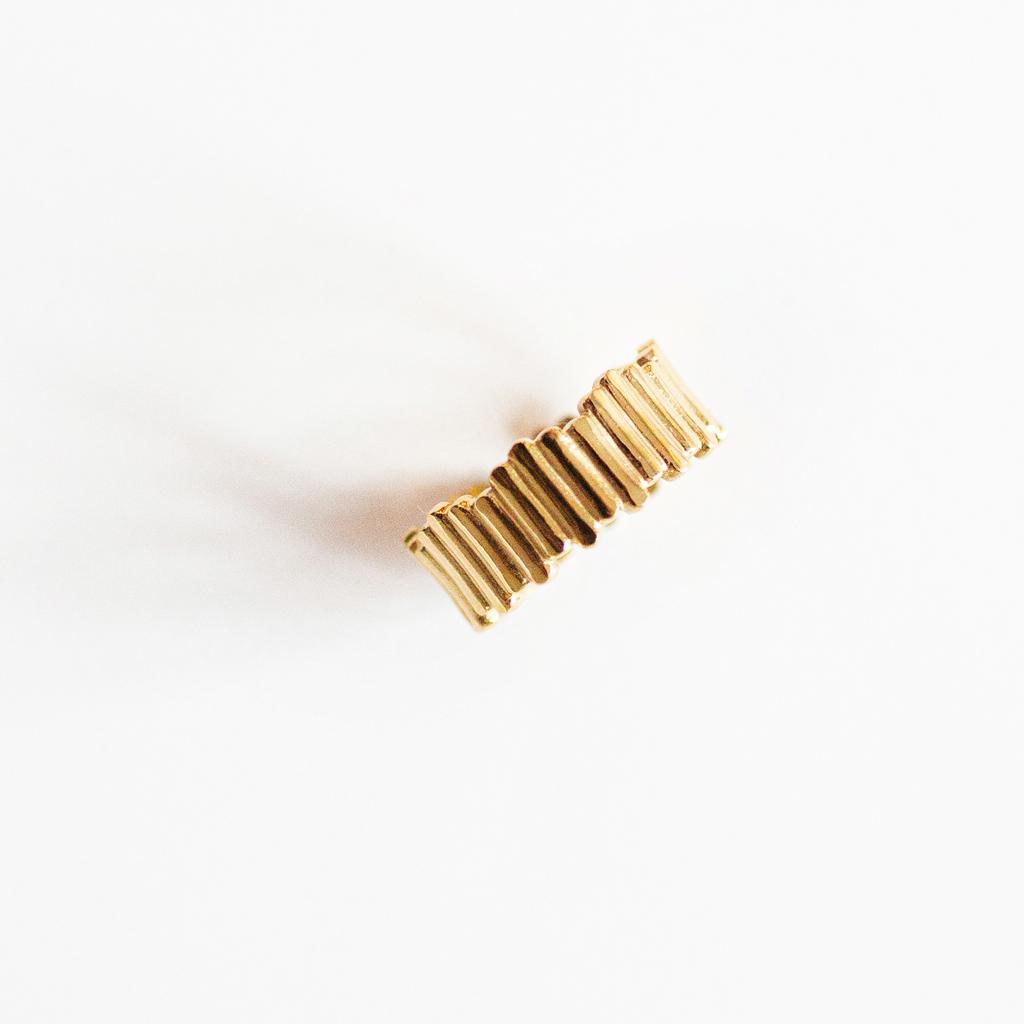 Кольцо из позолоченной стали