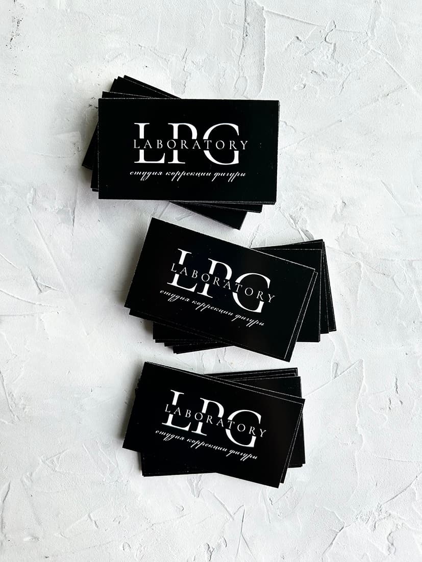 Визитки на зеленой бумаге