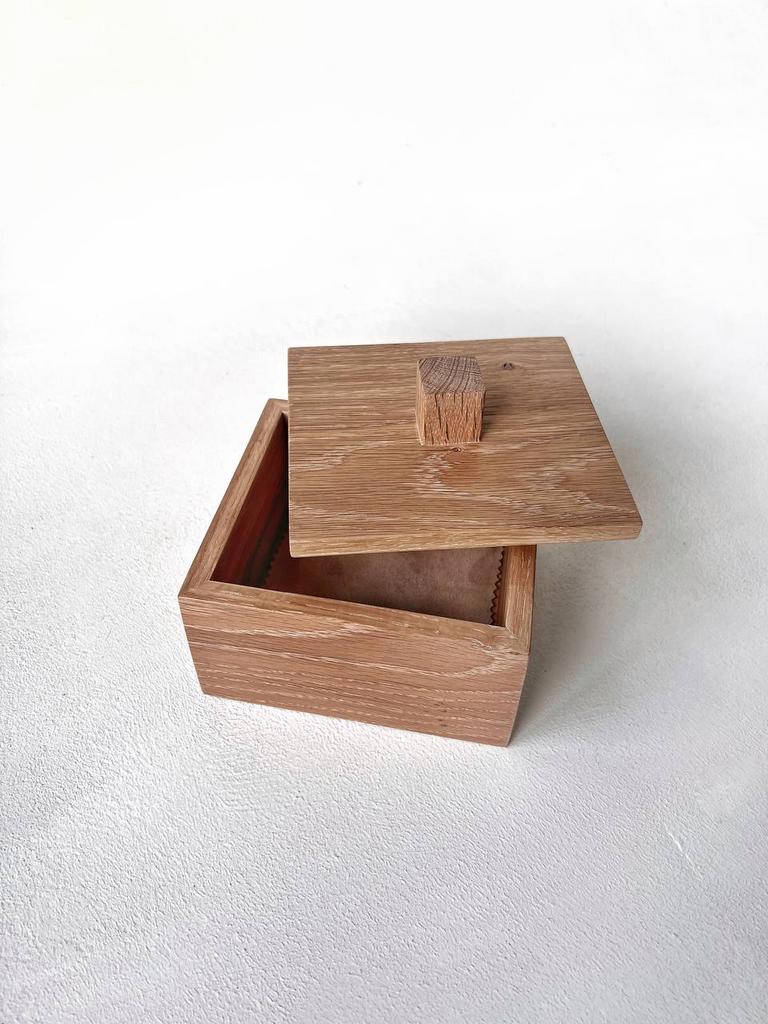 Шкатулка из дуба