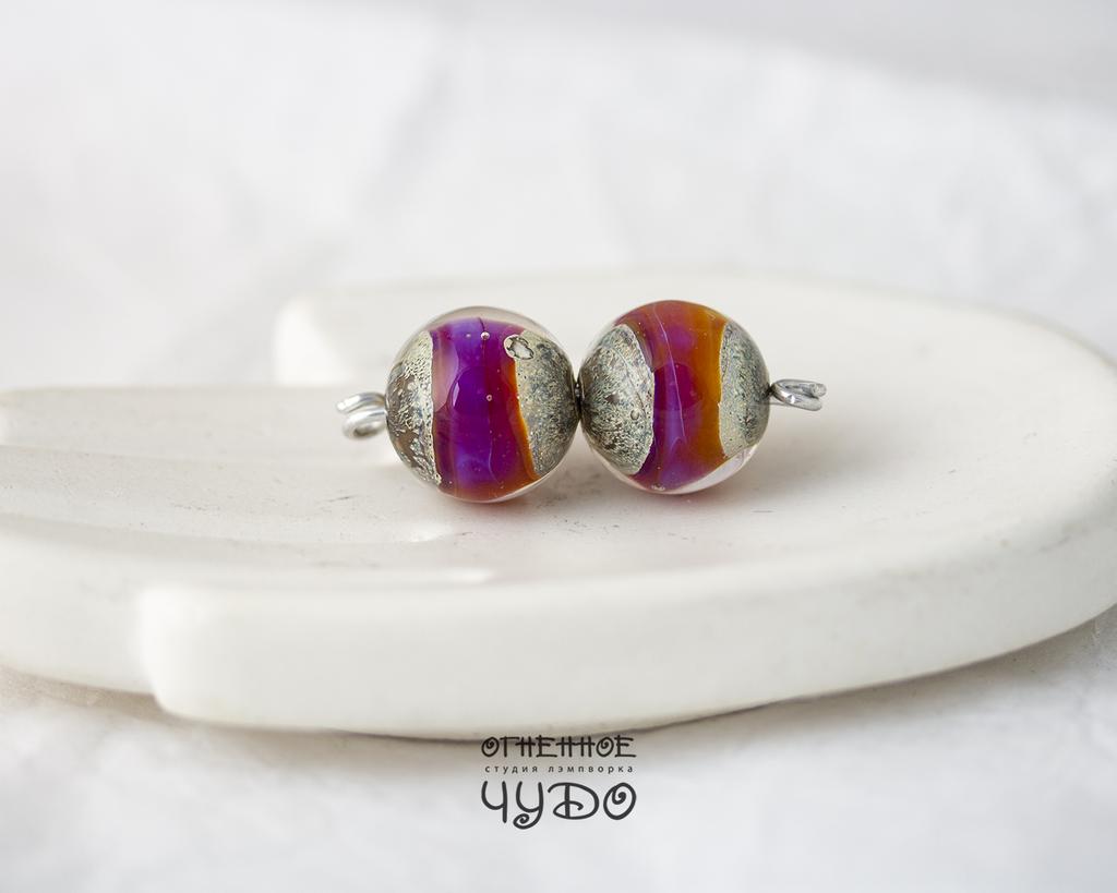 Бусины лэмпворк: пара на серьги