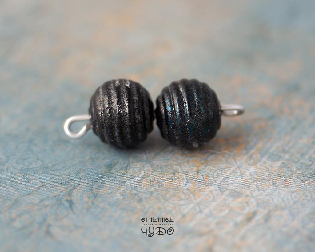 Бусины лэмпворк: черные, рифленые