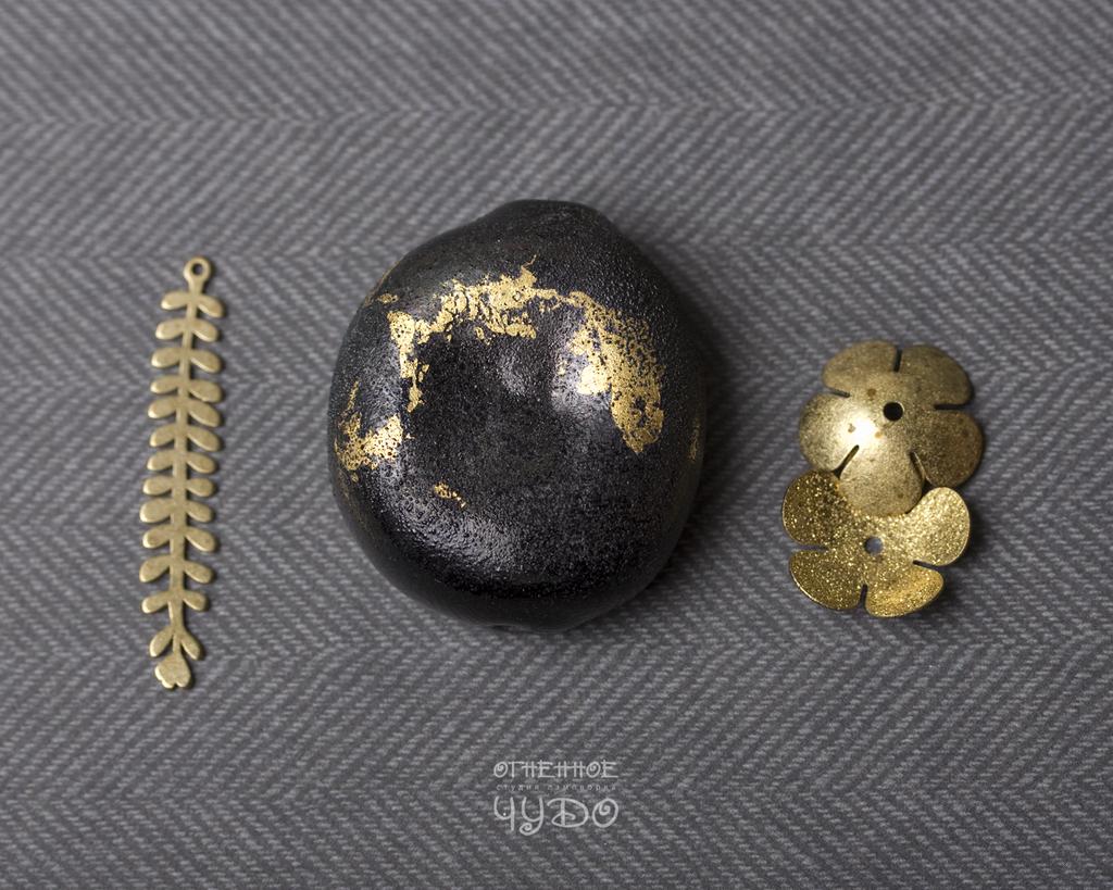 Бусины лэмпворк, крупная полая, черная с золотом